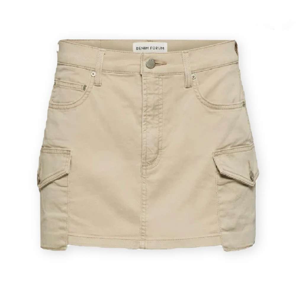 ⭐️ Aritzia Denim Forum The '90s Cargo Mini Denim Skirt - Under Pressure